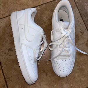 Nike Court Vision sz 10 Women